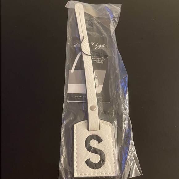 NWT “K•Carroll” Bag Tag, Monogram Letter "S" White Bag Tag with "Black" Letter - Picture 3 of 5